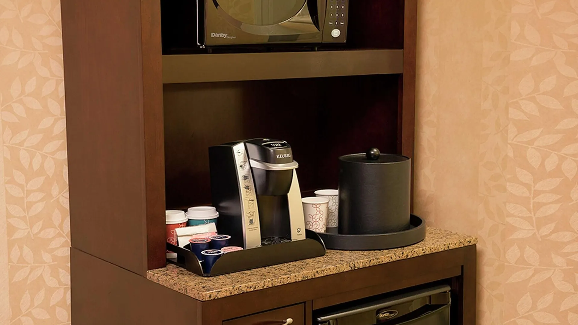 Revery Toronto Downtown, Curio Collection By Hilton