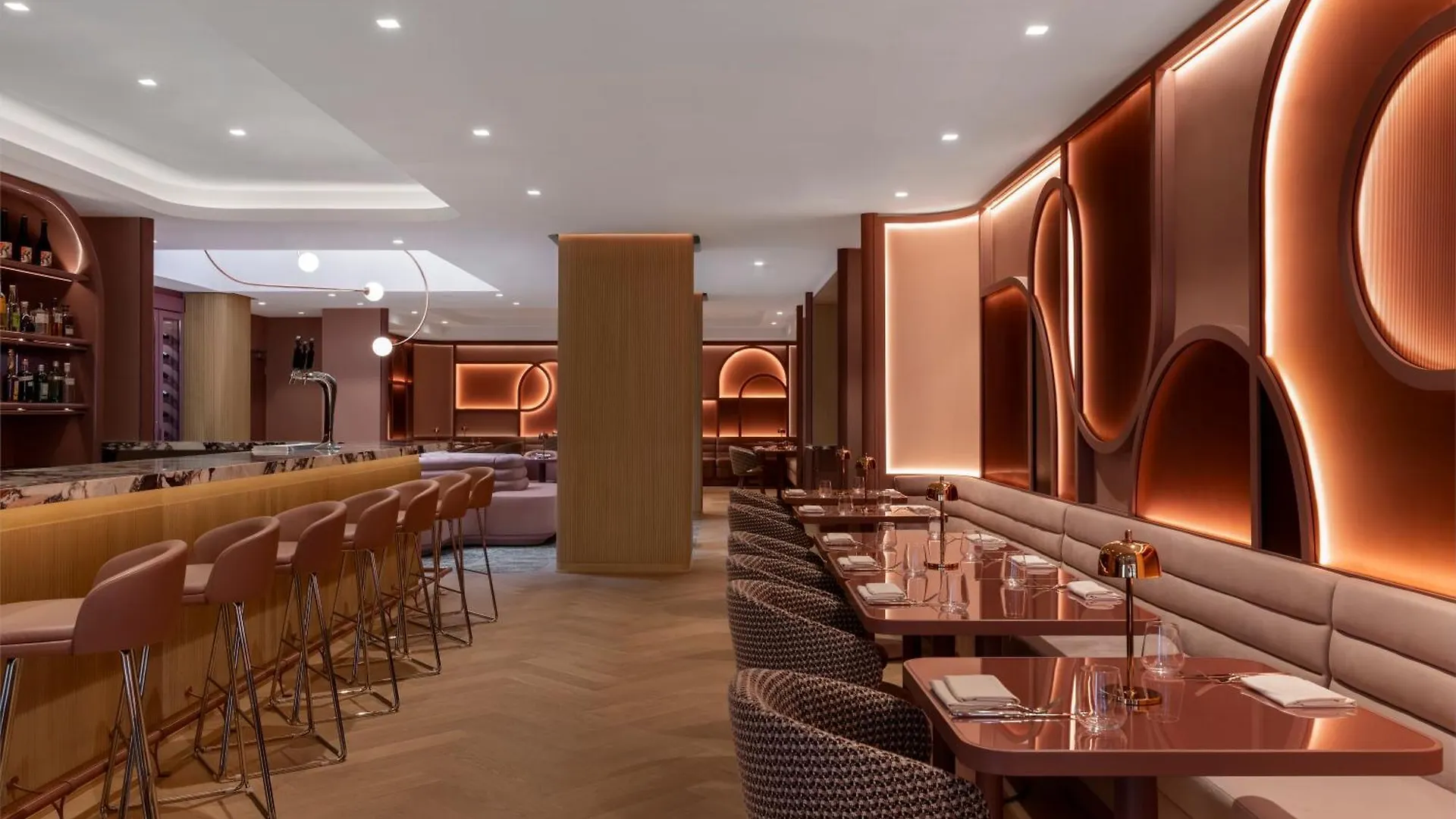 Revery Toronto Downtown, Curio Collection By Hilton