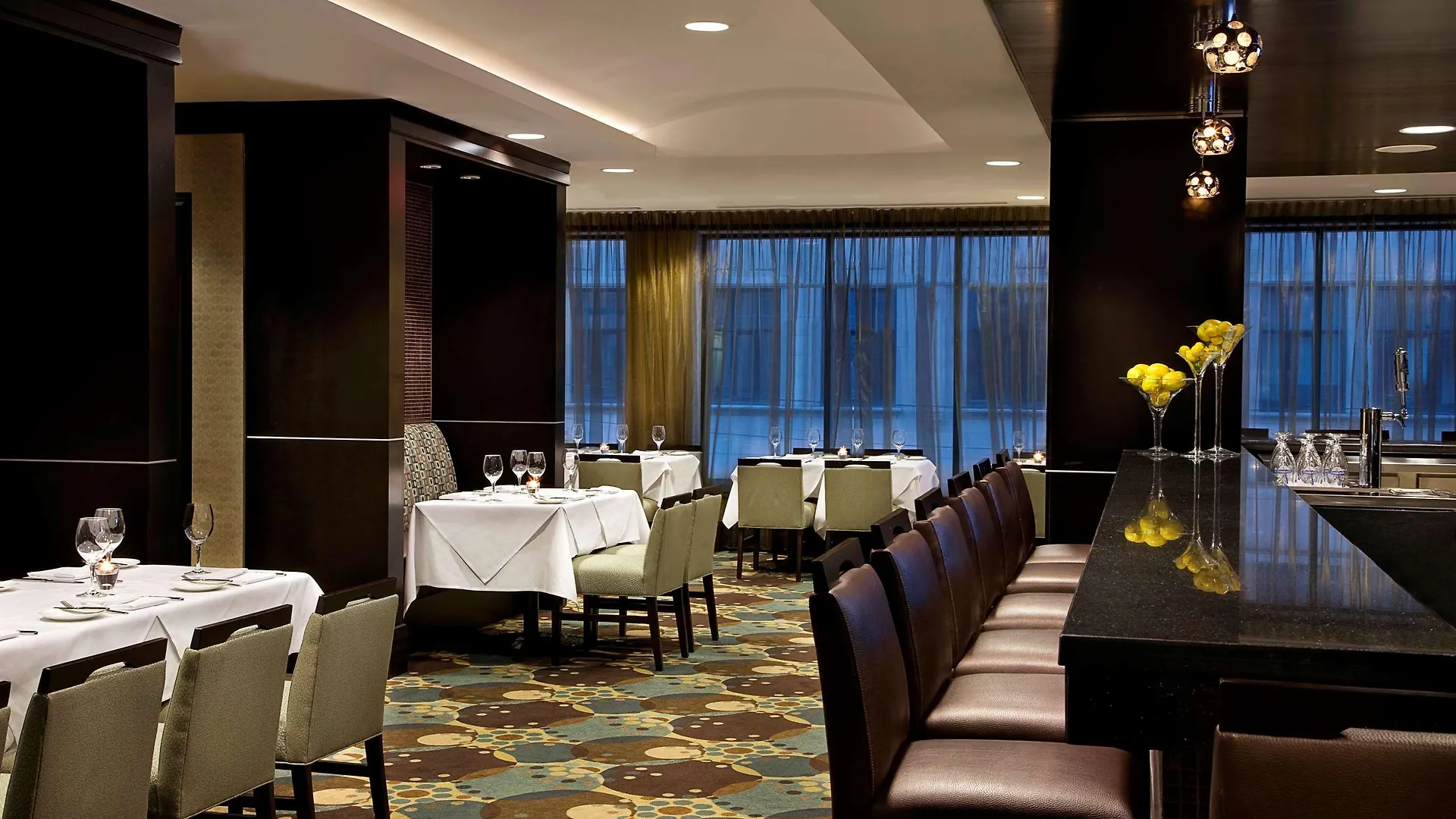 Revery Toronto Downtown, Curio Collection By Hilton Hotel