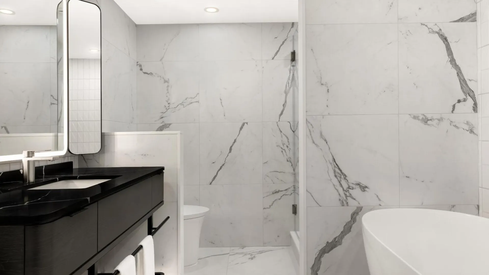 Revery Toronto Downtown, Curio Collection By Hilton Hotel