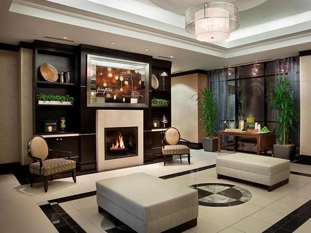 Revery Toronto Downtown, Curio Collection By Hilton
