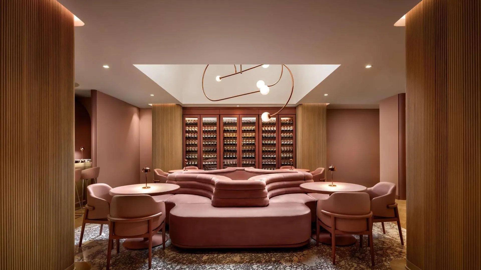 Revery Toronto Downtown, Curio Collection By Hilton Canada