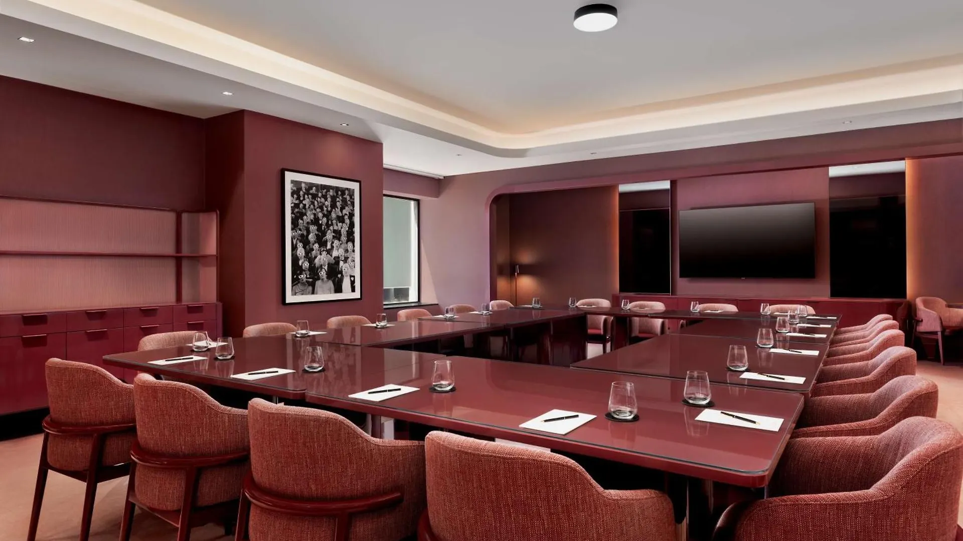**** Hotel Revery Toronto Downtown, Curio Collection By Hilton Canada