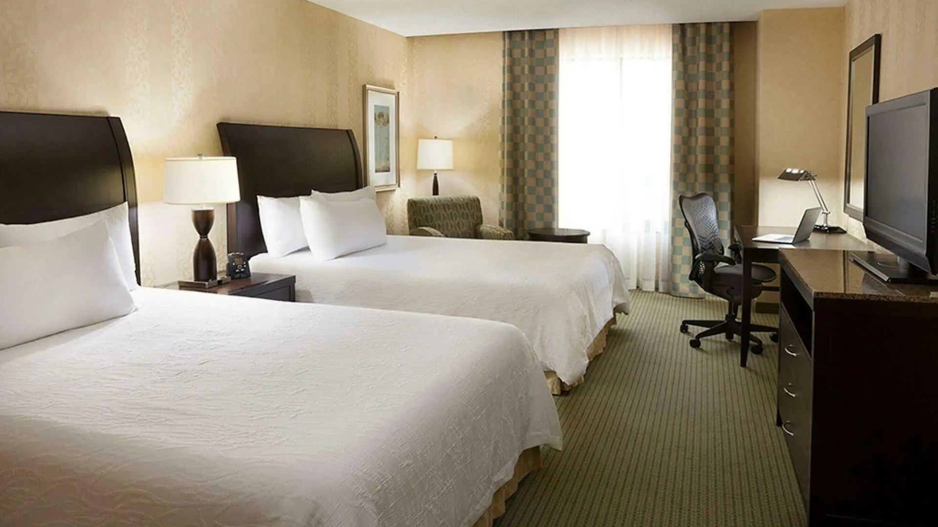 Hotel Revery Toronto Downtown, Curio Collection By Hilton