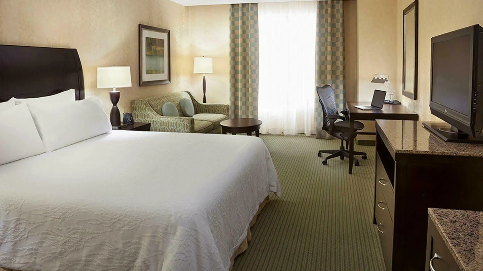 Revery Toronto Downtown, Curio Collection By Hilton Canada